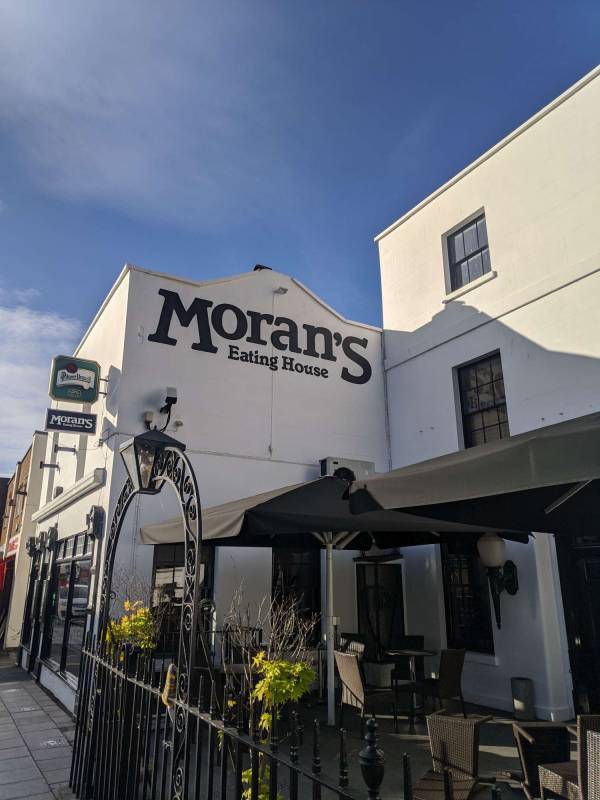 morans-cheltenham-sign-pub-restaurant-handpainted-signwriting-signpainting