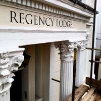 regency_lodge_fascia_housesign_cheltenham_pittville_roman_traditional_signwriting_serif