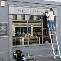 the-cheeseworks_handpainted_fascia_sign_cheltenham_signwriting_signpainting
