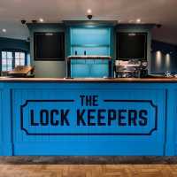 the-lock-keepers-bar-handmade-painted-handpainted-lettering-signwriting-logo-branded-signwriter-gloucester