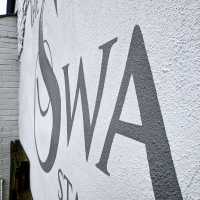 the-swan-stourton-pub-render-sign-handpainted-texture-masonry-signage-signwriting-signwriter