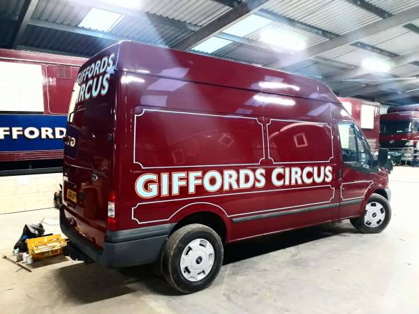 full-side-van-transit-giffords-circus-handpainted-lining-signwriting